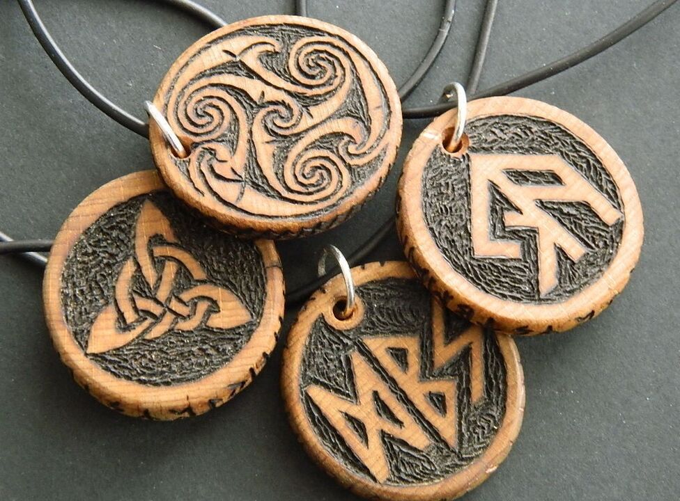 Pendant with runes for success