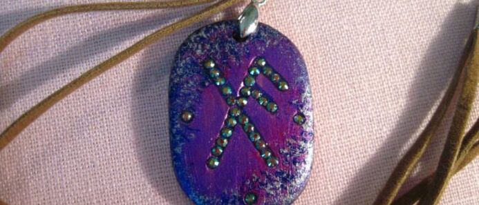 Amulet pendant for success