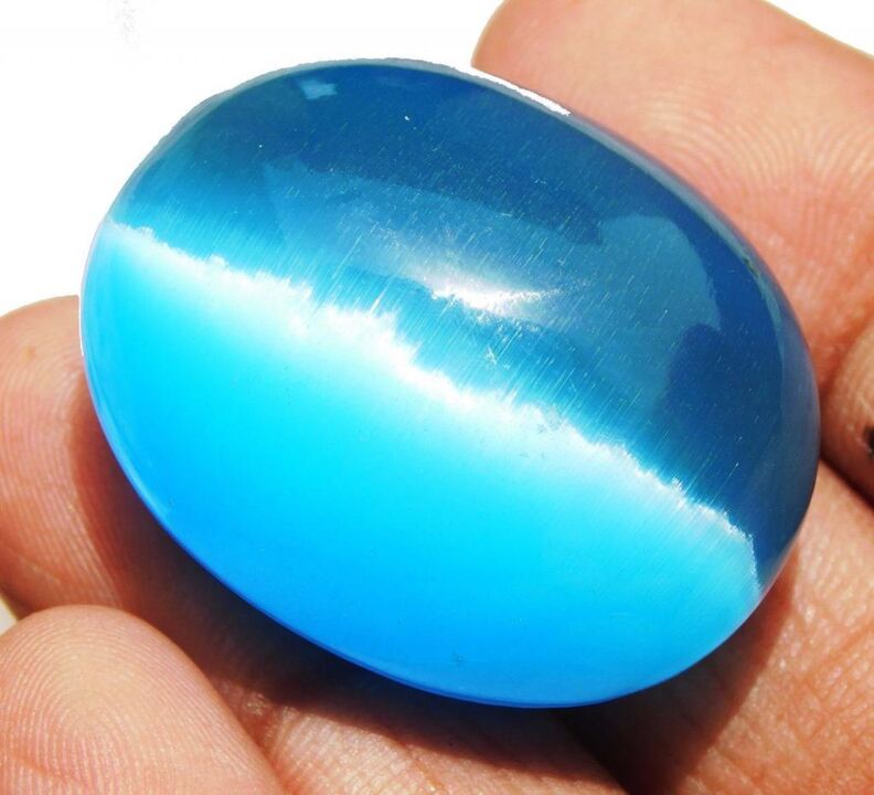 Cat's eye stone as an amulet of success