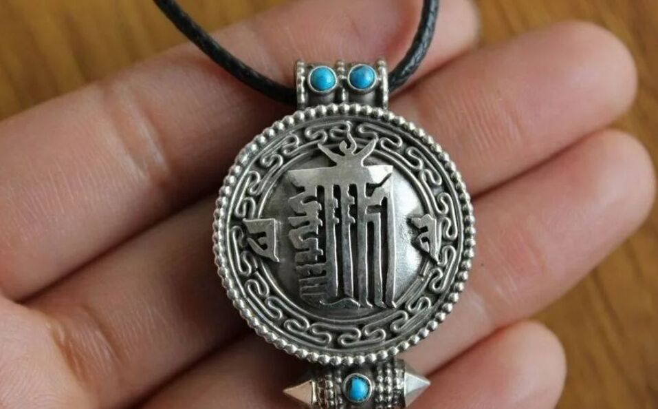 Tibetan amulet for success